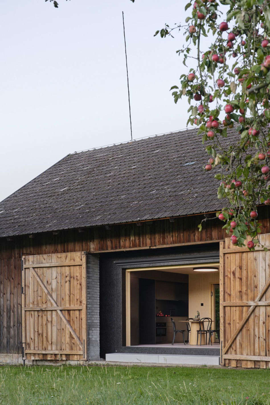 The Box in the Barn we wsi Brtev w Czechach