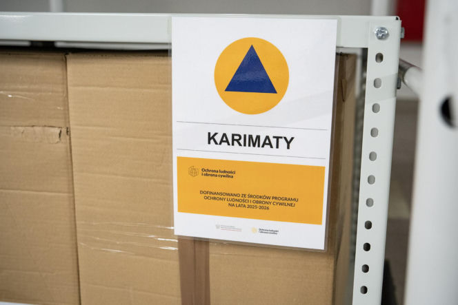 Schron powstaje w metrze. Tysiące łóżek, koców i śpiworów!