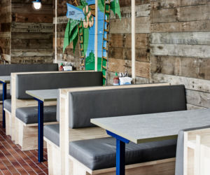 Wnętrze restauracji w stylu rustykalnym