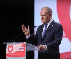 Premier Donald Tusk podczas Rady Krajowej Koalicji Obywatelskiej w Ursynowskim Centrum Kultury Alternatywy w Warszawie