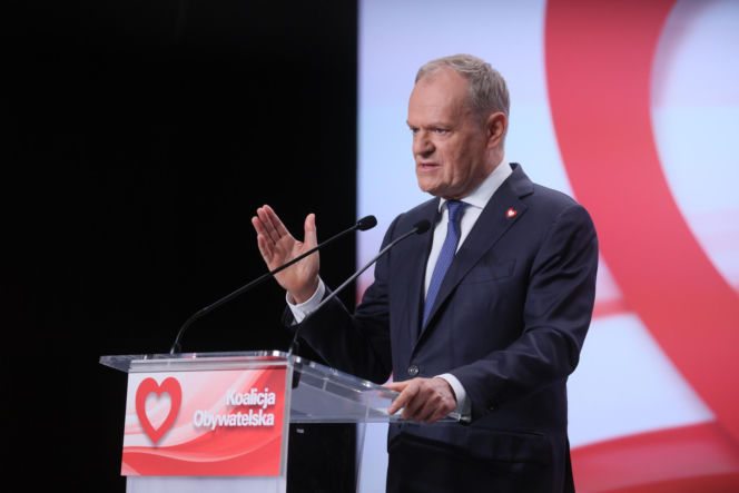 Premier Donald Tusk podczas Rady Krajowej Koalicji Obywatelskiej w Ursynowskim Centrum Kultury "Alternatywy" w Warszawie