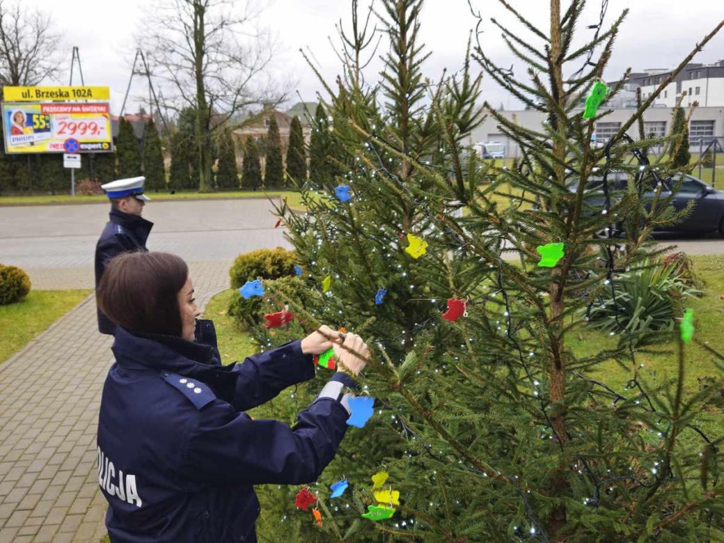Odblask za bombkę. Świąteczna akcja siedleckiej policji
