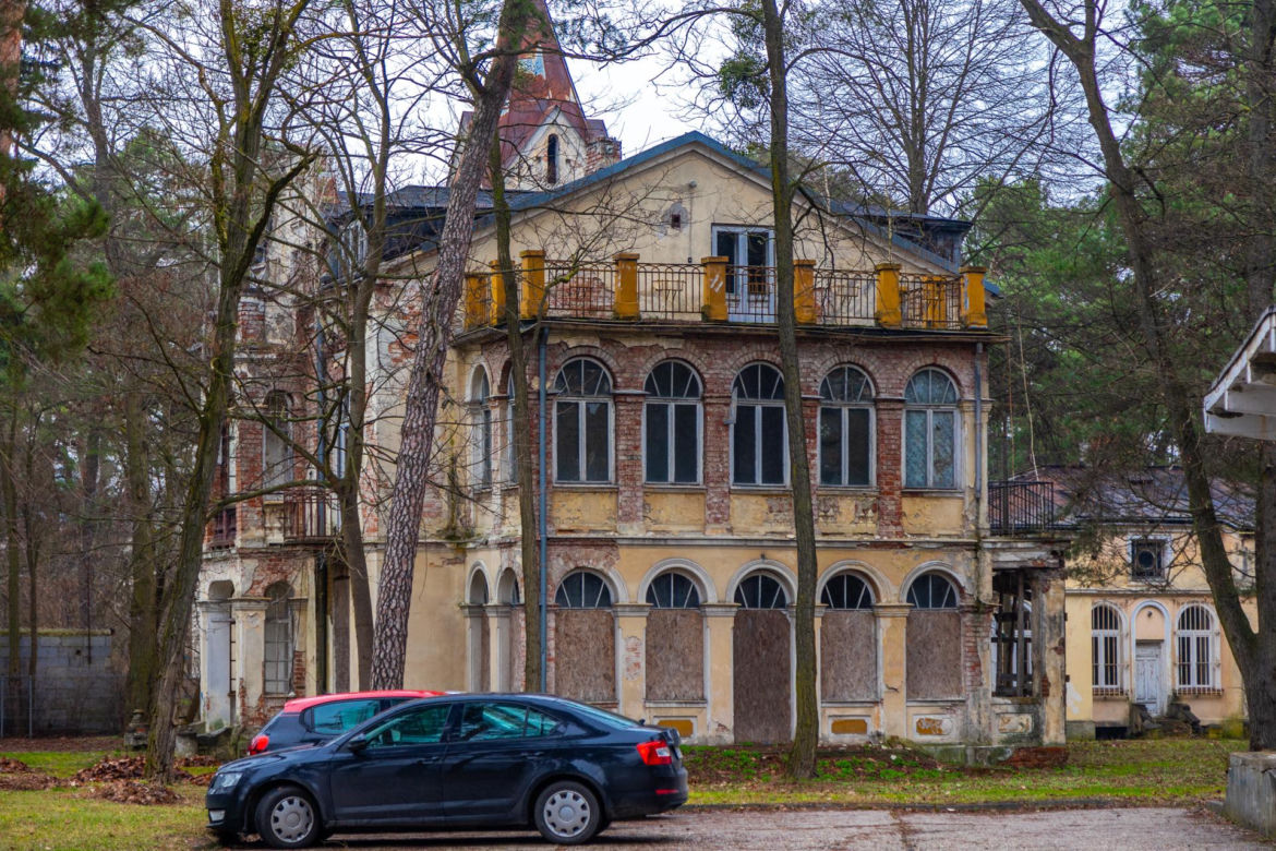 Konstancin-Jeziorna. Opuszczone wille - zobacz zdjęcia rezydencji, które kiedyś zachwycały