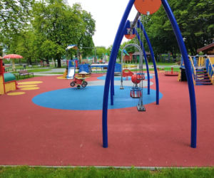 Plac zabaw w Parku Strzeleckim w Tarnowie