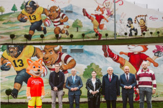 Kolorowy mural pojawił się na Chorten Arenie