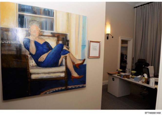 Opublikowano kolejną partię zdjęć z "akt Epsteina" wśród nich Bill Clinton i Michael Jackson