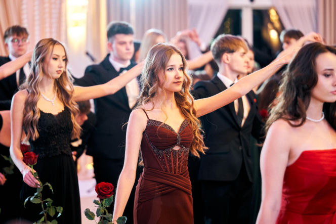 Studniówka siedleckiej Królówki 2026 - walc i polonez