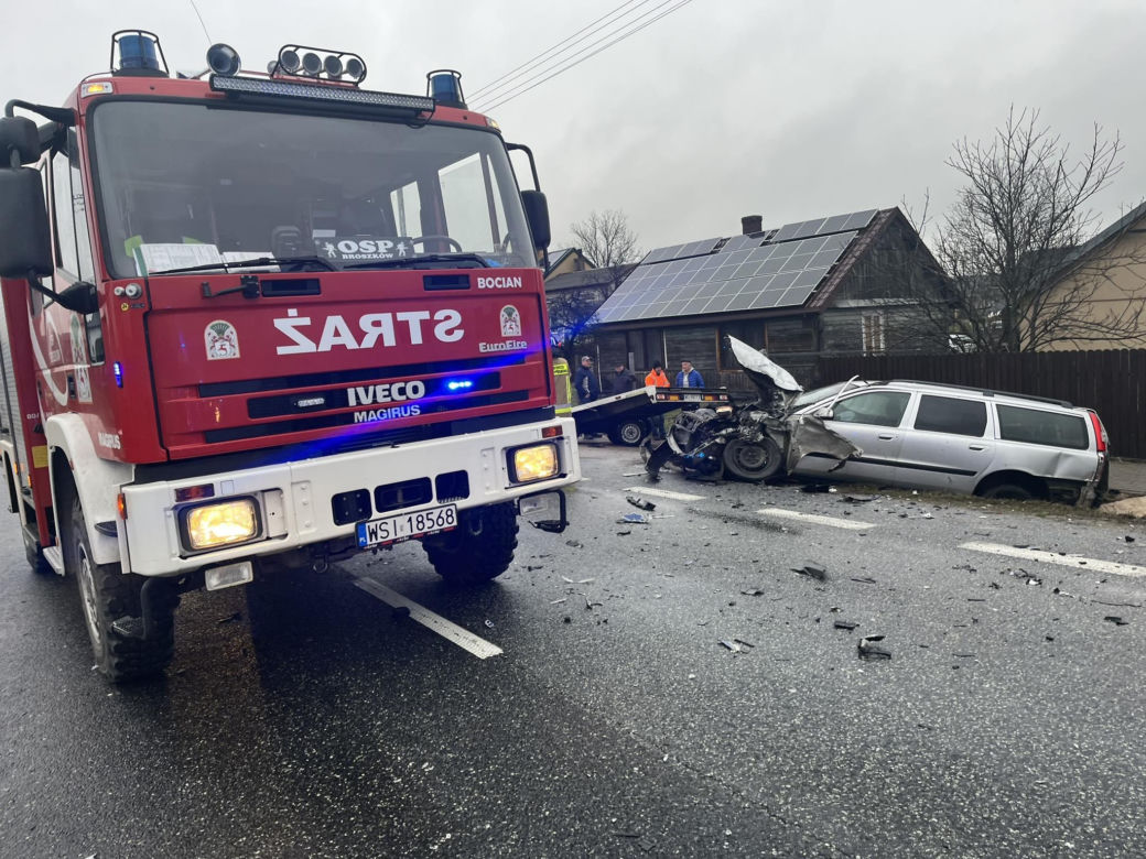 W karambolu na DK2 brała udział ciężarówka i pięć aut osobowych
