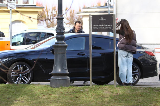 Michał Koterski z dziewczyną na spacerze