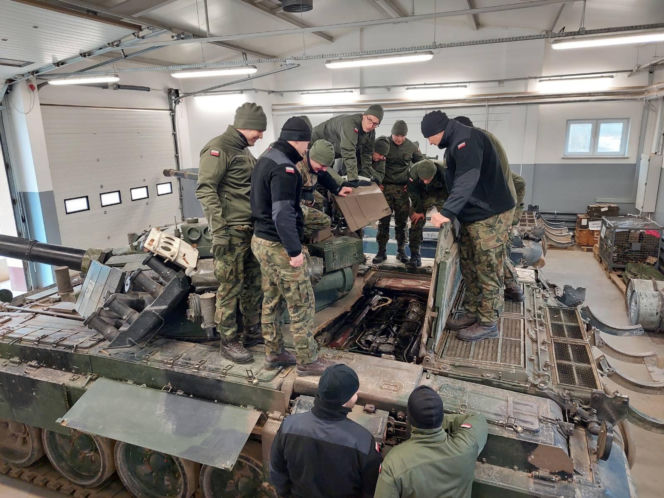 "Zawiszacy" za sterami legendy. Nowi kierowcy czołgów PT-91 w 15. Brygadzie