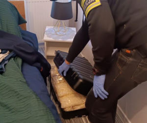 Policjanci z Bydgoszczy odkryli narkotykowy magazyn w jednym z bloków na terenie miasta