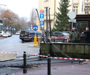 Ciężarówka zniszczyła zabytkową bramę wjazdową na teren Kancelarii Prezydenta