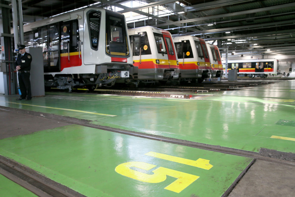 Gdzie śpią pociągi warszawskiego metra? Odpowiedź jest bardziej zaskakująca niż ci się wydaje