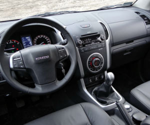 Isuzu D-MAX - deska rozdzielcza