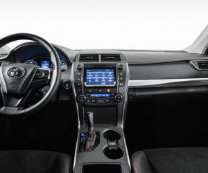 Toyota Camry 2015 w nowym odważnym stylu