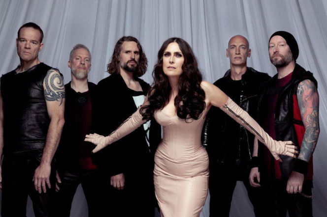 Członkowie zespołu Within Temptation pozują na jasnym tle. O Rockowizna Festiwal 2026 przeczytasz na EskaRock.