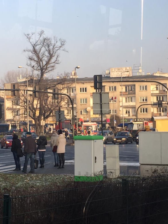 Groźna kolizja na rondzie Matecznego [ZDJĘCIA]