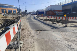 W Krakowie rowerzystka zginęła pod kołami ciężarówki. Zaskakująca decyzja w sprawie kierowcy