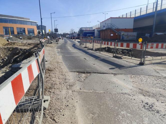 W Krakowie rowerzystka zginęła pod kołami ciężarówki. Zaskakująca decyzja w sprawie kierowcy