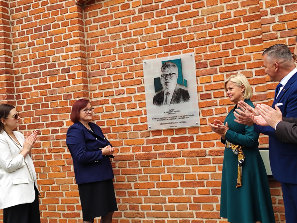 Rozpoczeły się obchody 20-lecia MSCW "Elektrownia" - Dziś odsłonięto tablicę upamiętniająca wieloletniego dyrektorka instytucji