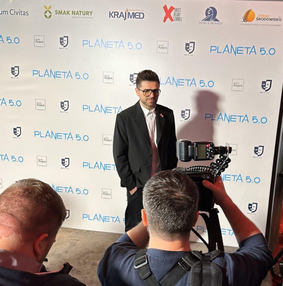 Olga Bończyk i Tomasz Schimscheiner oraz goście premiery sztuki "Planeta 5.0"