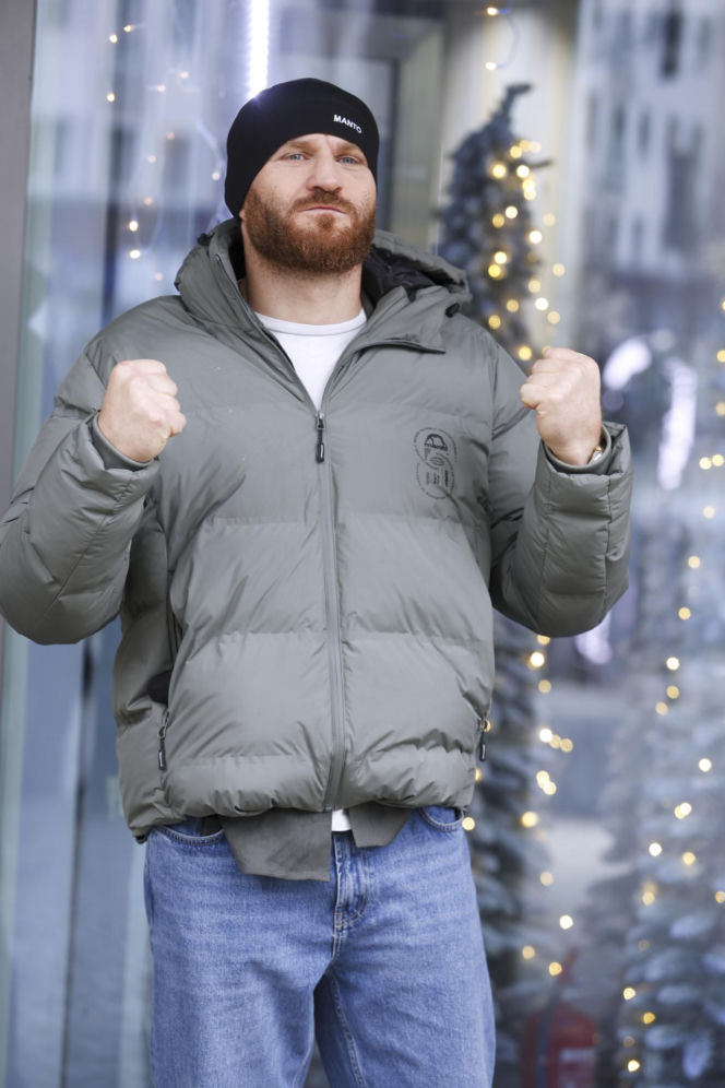 Jan Błachowicz z partnerką i synem