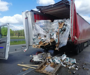 Wypadek na S8 pod Wyszkowem! Potężne zderzenie ciężarówek, busa i osobówki! Na miejscu śmigłowiec (ZDJĘCIA]