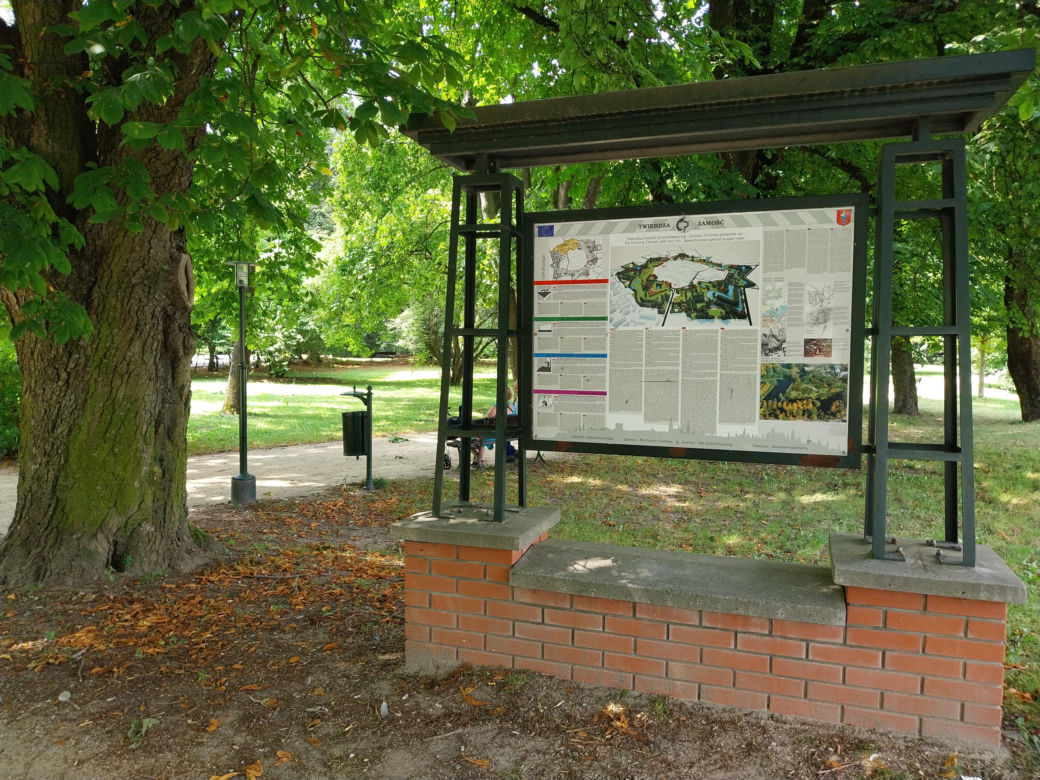 Lato w Parku miejskim w Zamościu 