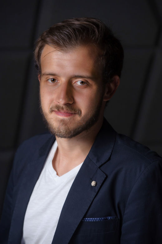 Ten ksiądz nie ma prawa udzielać Komunii