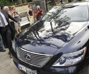 Ślub Michała Wiśniewskiego i Dominiki Tajner. Ślubnym samochodem był Lexus LS