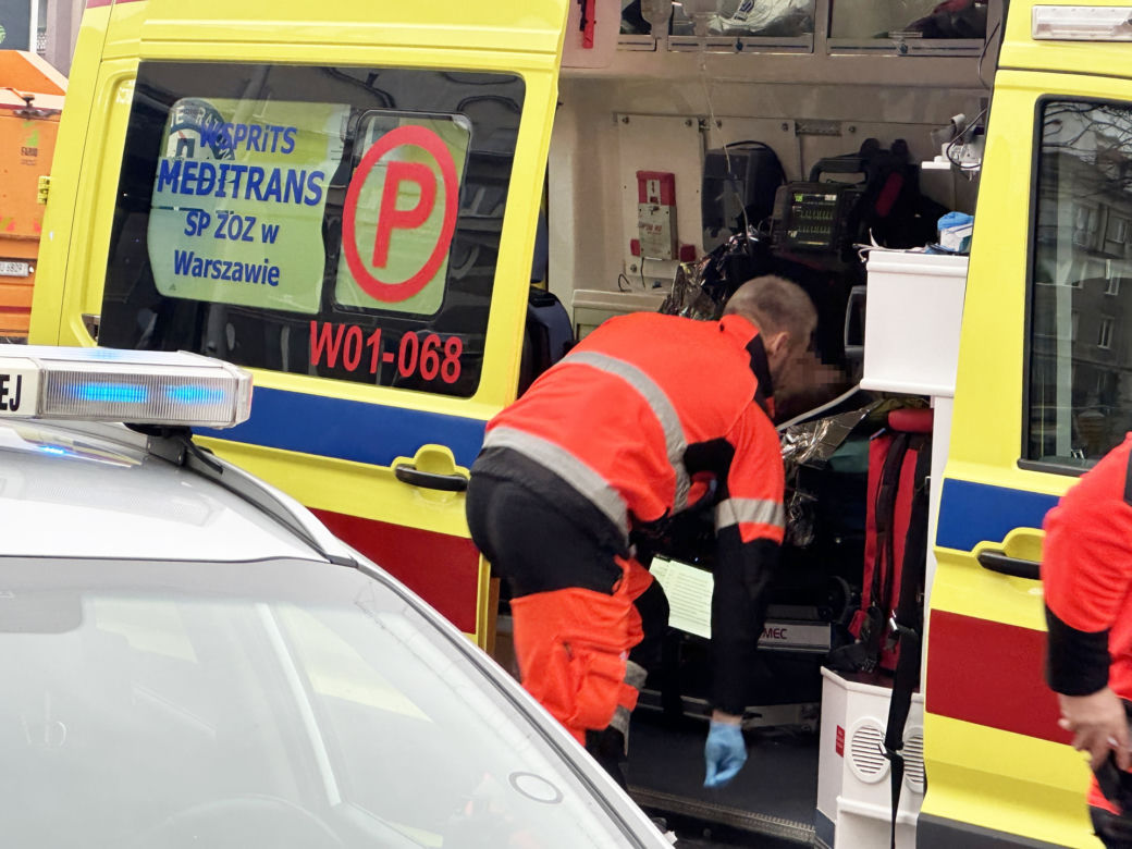 Koszmarny wypadek na Mokotowie. Autobus miejski potrącił pieszą na pasach
