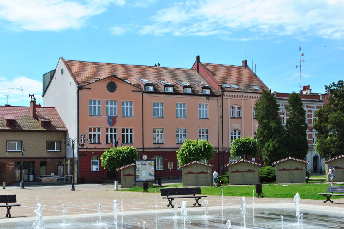 To miasto na Śląsku zachwyca kamienicami na rynku. Znajduje się w nim też najpiękniejszy pałac w województwie