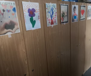 Ratownicy ze szpitala w Lesznie dostają laurki 