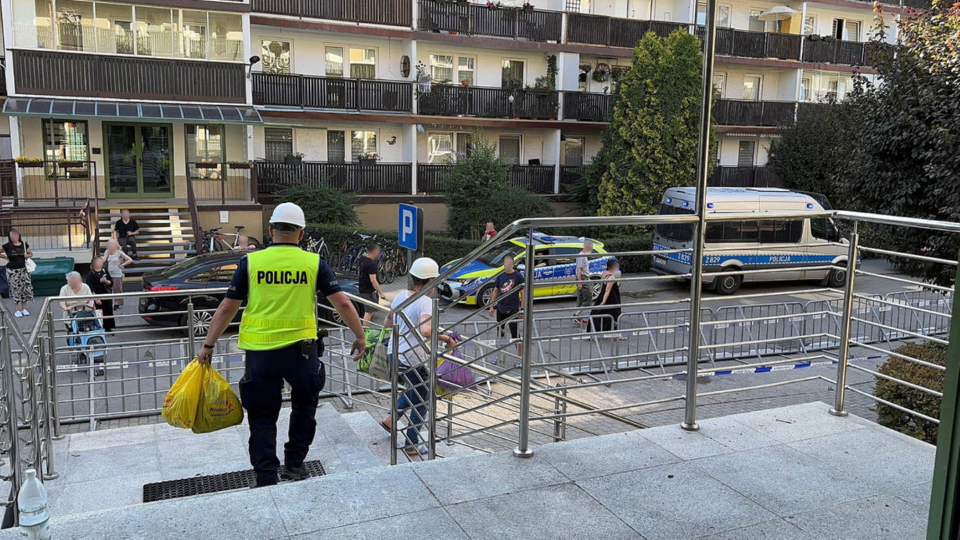 Blok w Ząbkach po pożarze
