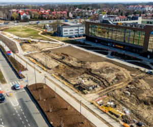 Park nad Południową Obwodnicą Warszawy w marcu 2026 r.