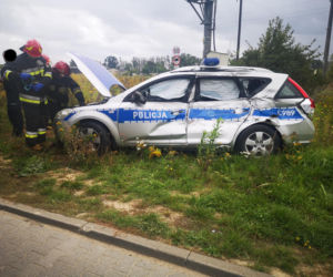 Wypadek z radiowozem w Lisim Ogonie [ZDJĘCIA]