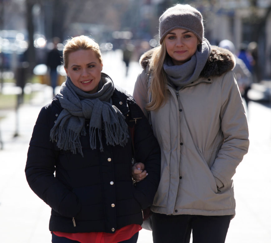 Przyjaciółki 5 sezon odc. 59. Anka (Magdalena Stużyńska), Inga (Małgorzata Socha)