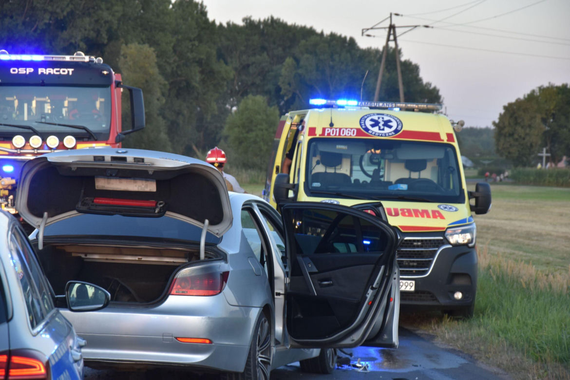 Trzy osoby poszkodowane w wypadku niedaleko Kościana. Policja wyjaśnia kto zawinił