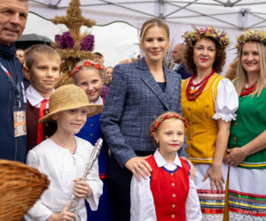Marta Nawrocka na parkiecie podczas dożynek. Pierwsza dama zachwyciła internautów