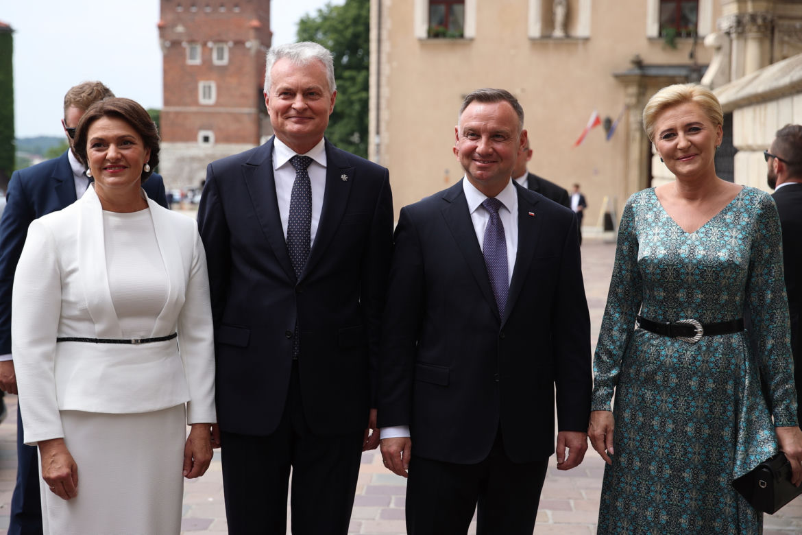 Porównanie stylu pierwszych dam: Jill Biden i Agaty Dudy. Która ubiera się lepiej?