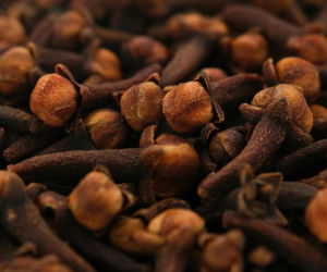 GIS alarmuje: w popularnej przyprawie Kamis wykryto pestycydy. W twojej kuchni może leżeć skażona partia