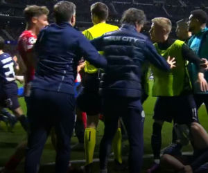 Zadyma podczas meczu Atletico - Manchester City
