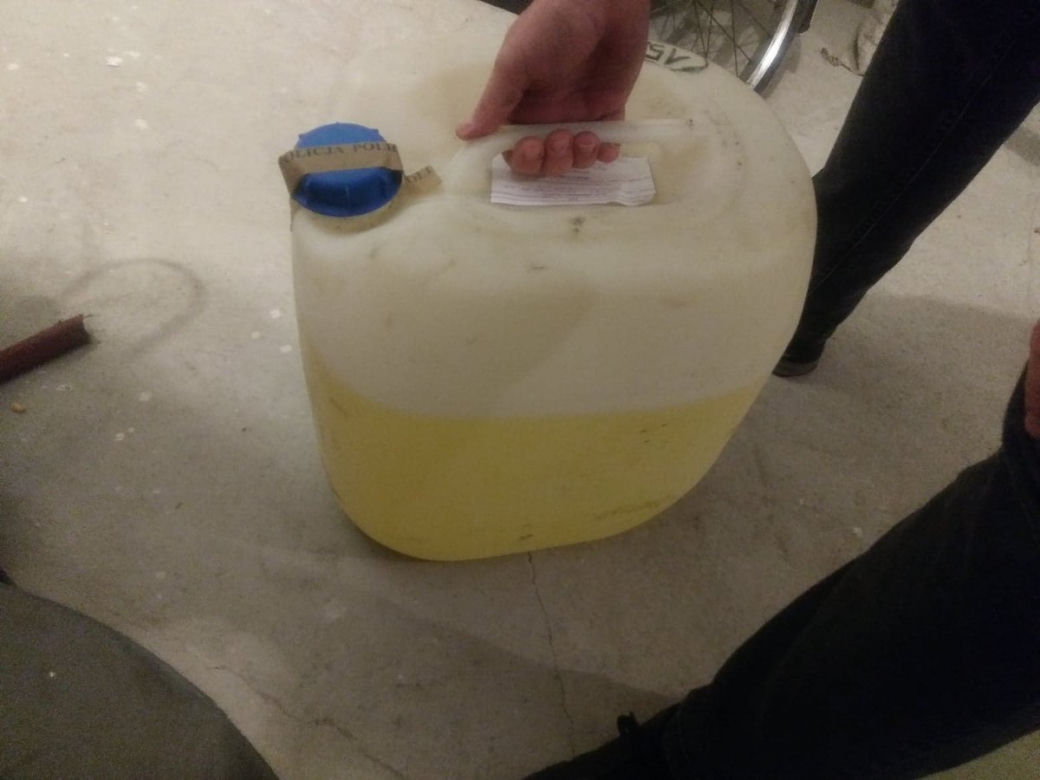  Policja zlikwidowała nielegalną fabrykę alkoholu