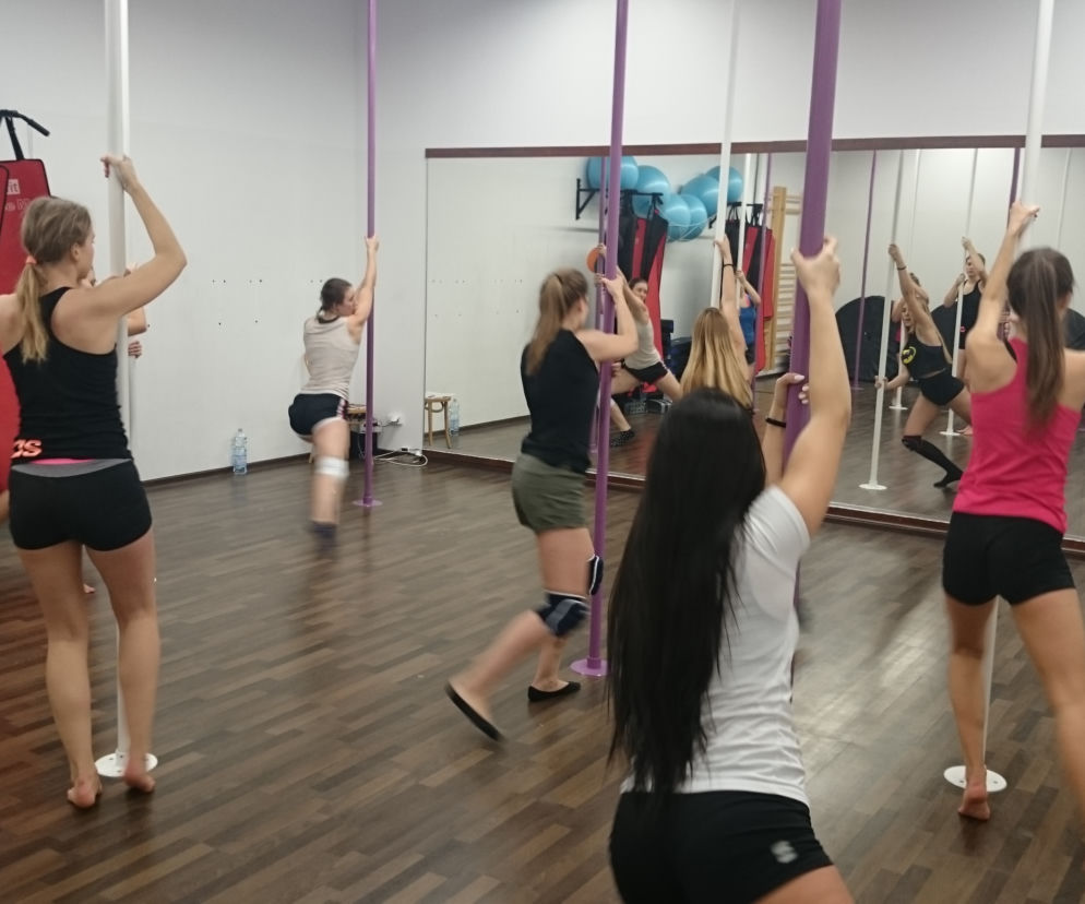 Leila- pole dance