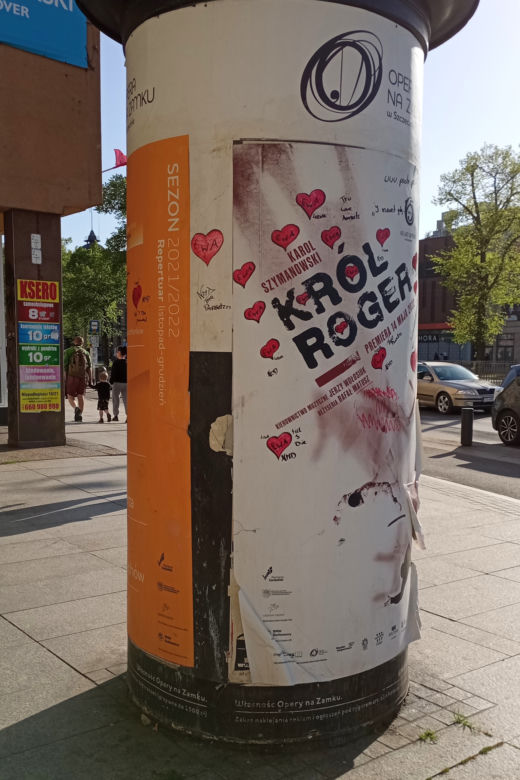 Wyznaje miłość Ewie na ulicach Szczecina. Zakochany desperat? Artysta? A może zwykły wandal?
