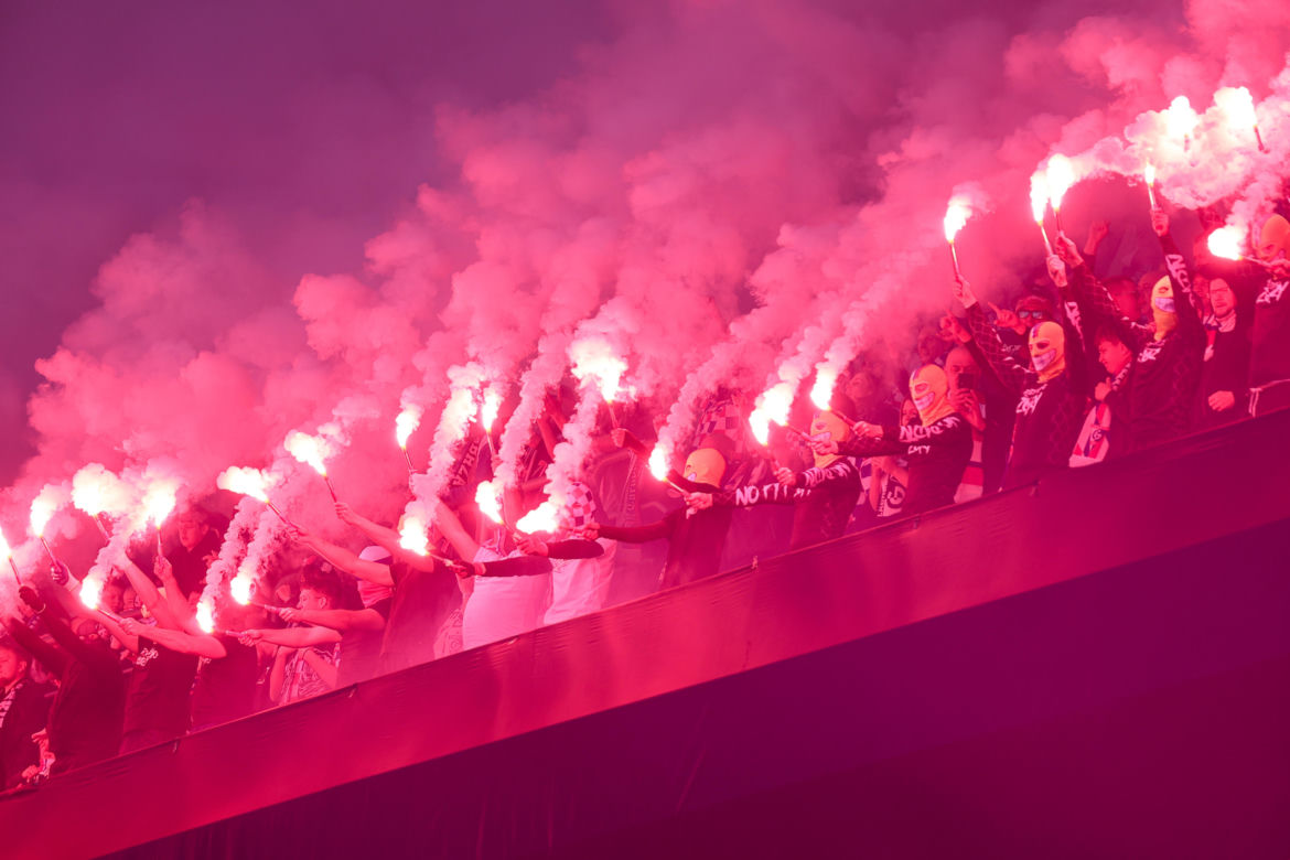Zdjęcia kibiców i zawodników z derbów Górnego Śląska