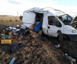 Tir w POLU, bus ZŁAMANY na pół. Wypadek na dk 74, cudem bez poważnych obrażeń! 