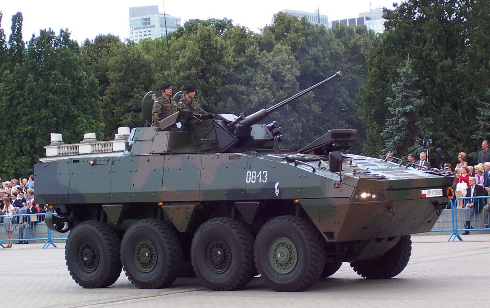 Stryker vs Rosomak