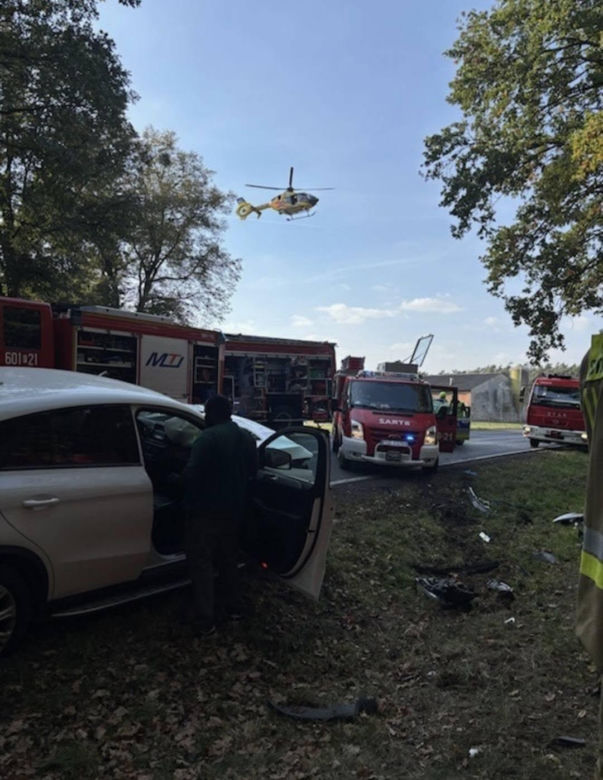 Koszmarny wypadek na skrzyżowaniu. Dwie osoby zmarły mimo reanimacji!