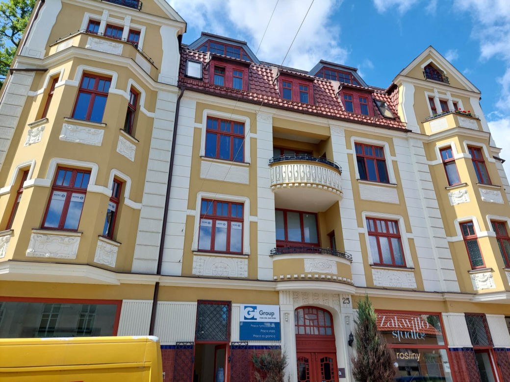 Kamienice w centrum Bydgoszczy potrzebują remontu. Gdzie prace już ruszyły, a gdzie tynk wciąż sypie się ze ścian?